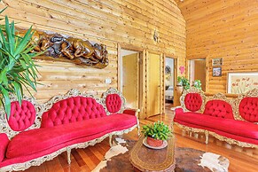 Game Room, Sauna & Screened Patio: Swan Lake Cabin