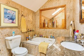 Game Room, Sauna & Screened Patio: Swan Lake Cabin