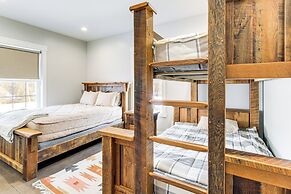 Family Retreat w/ Fire Pit & Yard in Mineral City