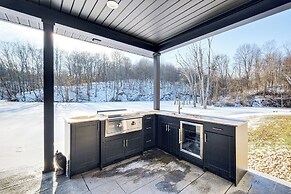 Family Retreat w/ Fire Pit & Yard in Mineral City