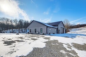 Family Retreat w/ Fire Pit & Yard in Mineral City