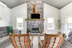 Family Retreat w/ Fire Pit & Yard in Mineral City