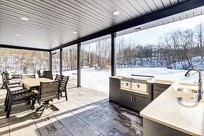 Family Retreat w/ Fire Pit & Yard in Mineral City