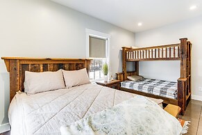 Family Retreat w/ Fire Pit & Yard in Mineral City