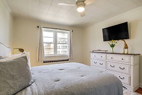 Cambridge Apt in Walkable Neighborhood