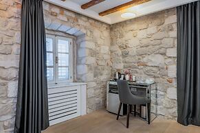 The Code Luxury Rooms