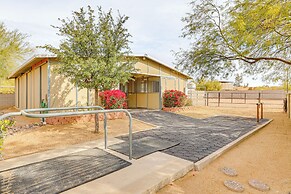 Horsey Hideaway: Ranch House in Cave Creek!