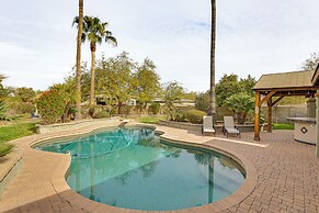 Horsey Hideaway: Ranch House in Cave Creek!