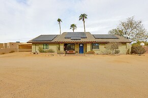 Horsey Hideaway: Ranch House in Cave Creek!