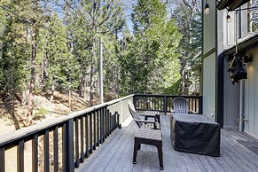 Swim, Hike, Ski & Unwind: Lake Arrowhead Retreat!