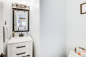 Swim, Hike, Ski & Unwind: Lake Arrowhead Retreat!