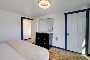 Fire Pit & River View: Serene Stay in Seaside!