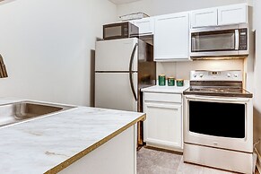 Apt 4 Mi to Youngstown State University!