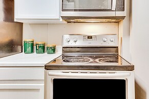 Apt 4 Mi to Youngstown State University!