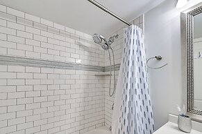 Family-friendly Louisville Gem: Prime Location!