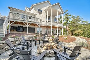 Luxe Black Mountain Manor on 15 Acres!