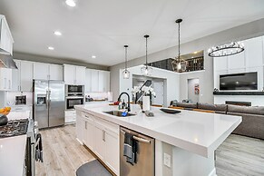 Luxe Black Mountain Manor on 15 Acres!