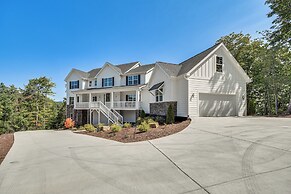 Luxe Black Mountain Manor on 15 Acres!