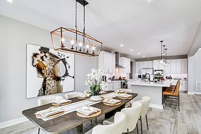 Luxe Black Mountain Manor on 15 Acres!