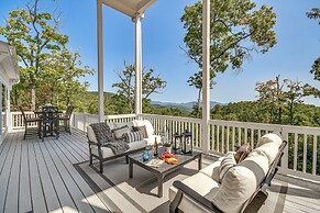 Luxe Black Mountain Manor on 15 Acres!