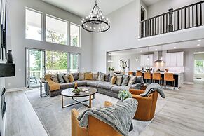 Luxe Black Mountain Manor on 15 Acres!