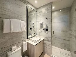 Paradise Found Luxe 2BR Condo in Iconic Location