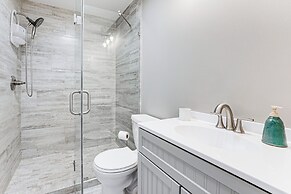 Fish & Hike: Riverfront Cabin in Paris