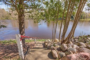 Fish & Hike: Riverfront Cabin in Paris