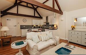 Garden Lodge - From 145 Per Night