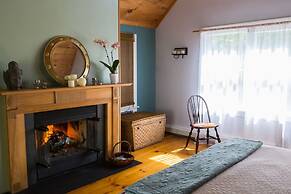 Garrison Gem Pool Sauna Hot Tub Steam