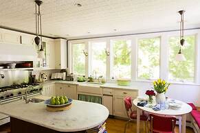 Garrison Gem Pool Sauna Hot Tub Steam