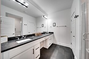 Nashville Vibes 4 Bedroom Townhouse