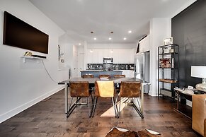 Nashville Vibes 4 Bedroom Townhouse