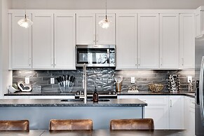 Nashville Vibes 4 Bedroom Townhouse