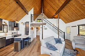 Golden Peak Cabin 3 Bedroom Home