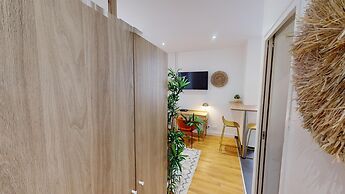 Beautiful 3bed House Garden & Parking