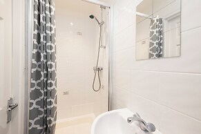 JOIVY Modern flats near Edinburgh Castle