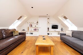 JOIVY Modern flats near Edinburgh Castle