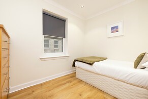 JOIVY Modern flats near Edinburgh Castle