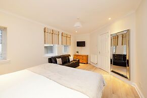 JOIVY Modern flats near Edinburgh Castle