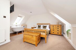 JOIVY Modern flats near Edinburgh Castle