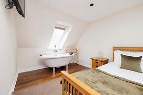 JOIVY Modern flats near Edinburgh Castle