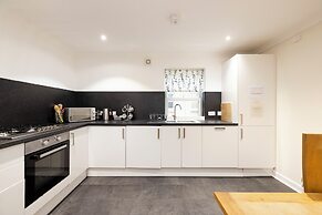 JOIVY Modern flats near Edinburgh Castle