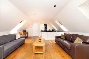 JOIVY Modern flats near Edinburgh Castle