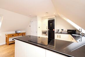 JOIVY Modern flats near Edinburgh Castle