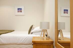 JOIVY Modern flats near Edinburgh Castle