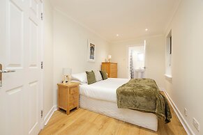 JOIVY Modern flats near Edinburgh Castle