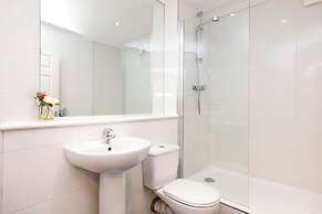 JOIVY Modern flats near Edinburgh Castle