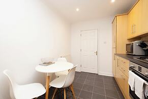 JOIVY Modern flats near Edinburgh Castle