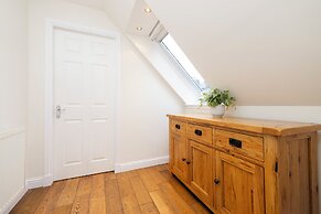 JOIVY Modern flats near Edinburgh Castle